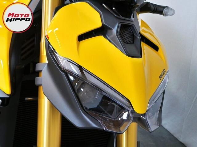 Ducati Streetfighter V2 S