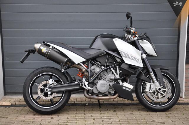 KTM 990 SuperDuke Zeer nette motor