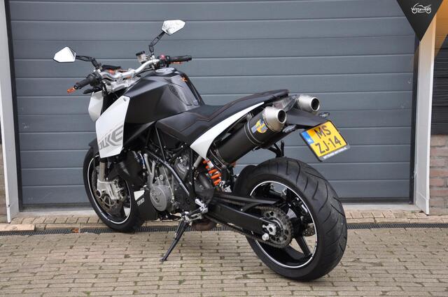 KTM 990 SuperDuke Zeer nette motor