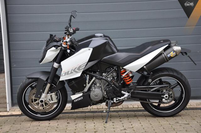 KTM 990 SuperDuke Zeer nette motor