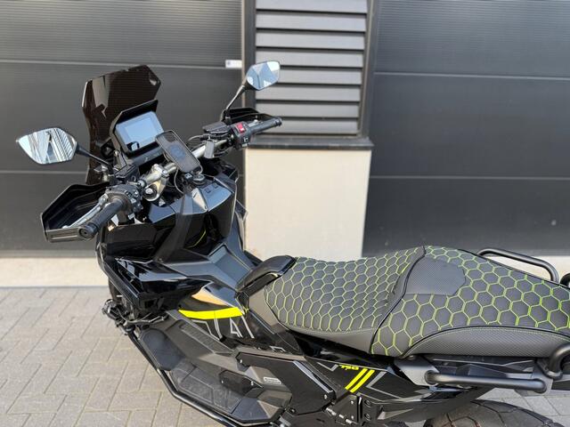 Honda Scooter NC 750 X-ADV  custom full o