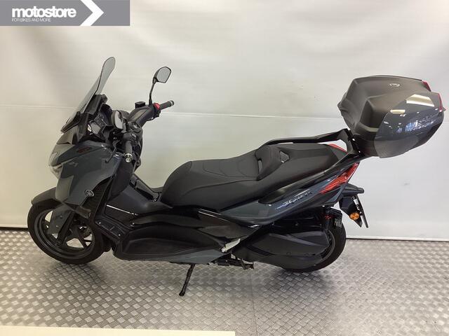Yamaha X-MAX 300 TECH MAX