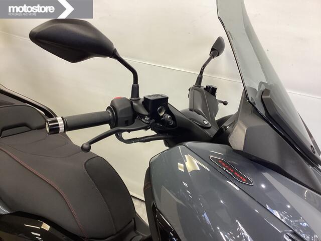 Yamaha X-MAX 300 TECH MAX