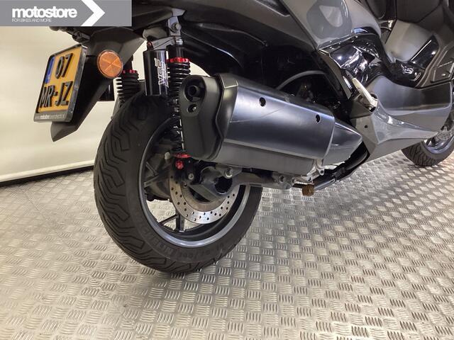 Yamaha X-MAX 300 TECH MAX