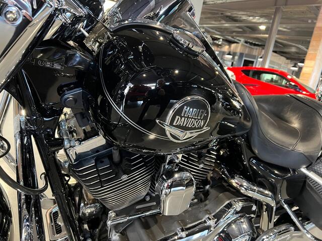 Harley Davidson Tour 96 FLHRC Road King Classic