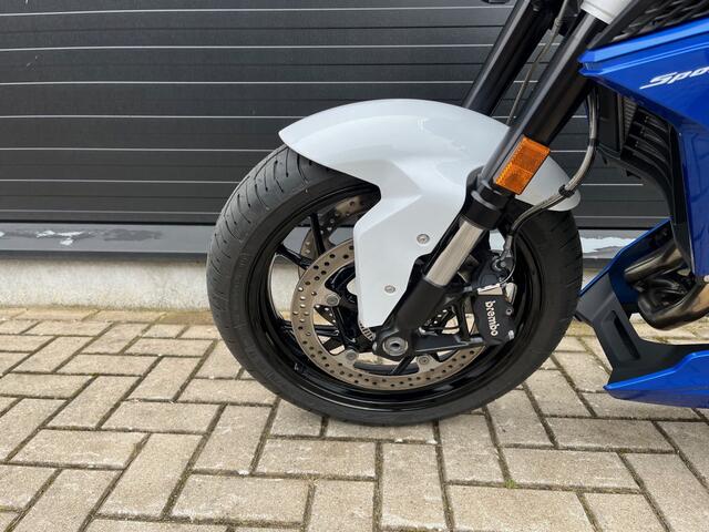 BMW F 900 R Stijlvariant Sport Verlaagd