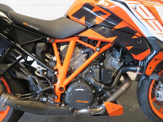 KTM KTM 1290 SUPERDUKE GT TECKPACK AKRA