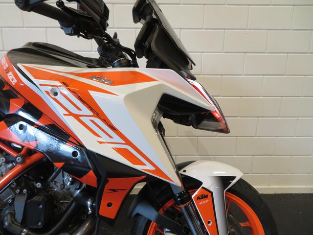 KTM KTM 1290 SUPERDUKE GT TECKPACK AKRA