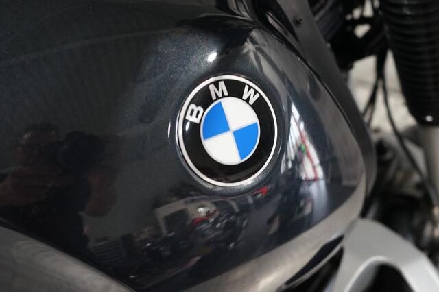 BMW R1100r