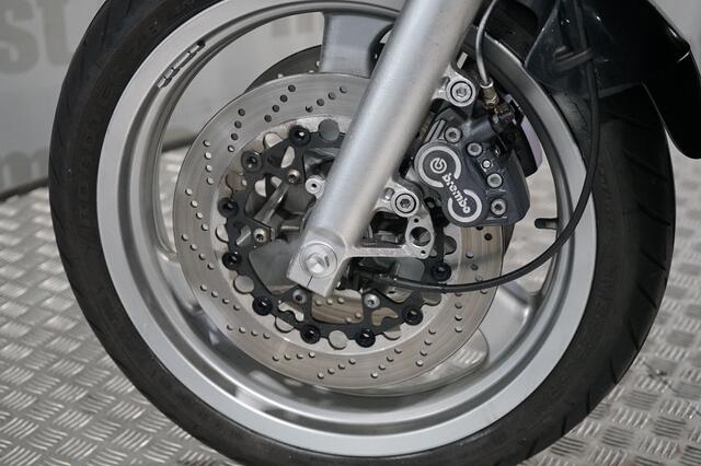 BMW R1100r