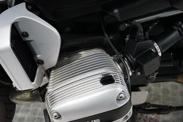 BMW R1100r
