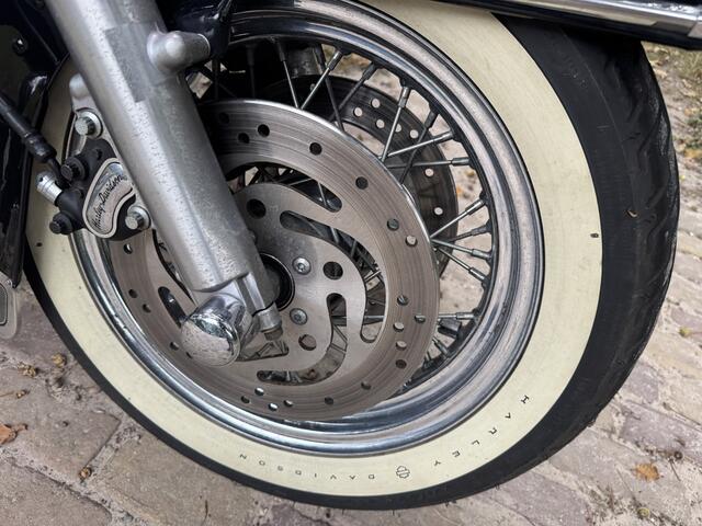 Harley Davidson 88 FLHRCI Road King Classic Origineel NL