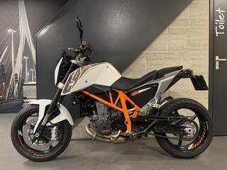 KTM Tour 690 Duke