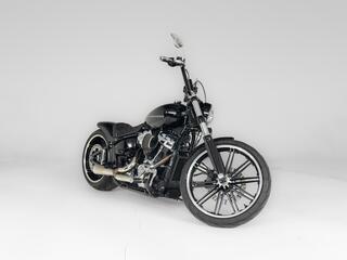 Harley Davidson FXBR Breakout Softail Vivid Black