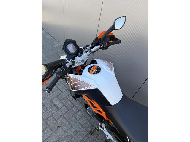 KTM 390 Duke ABS