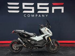 Honda Scooter X ADV 750 Arrow Smoke LED