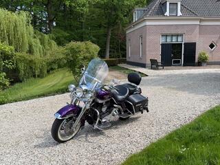 Harley Davidson Road King Classic Tour 88 FLHRCI 2002 Pu