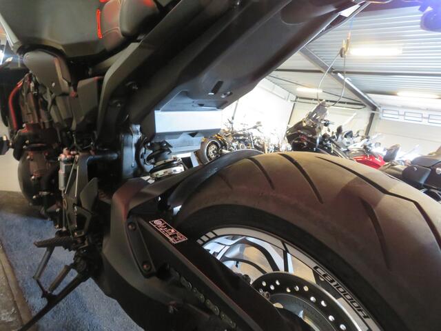 Honda CB 1000 R BLACK-EDITION LEO VINCE