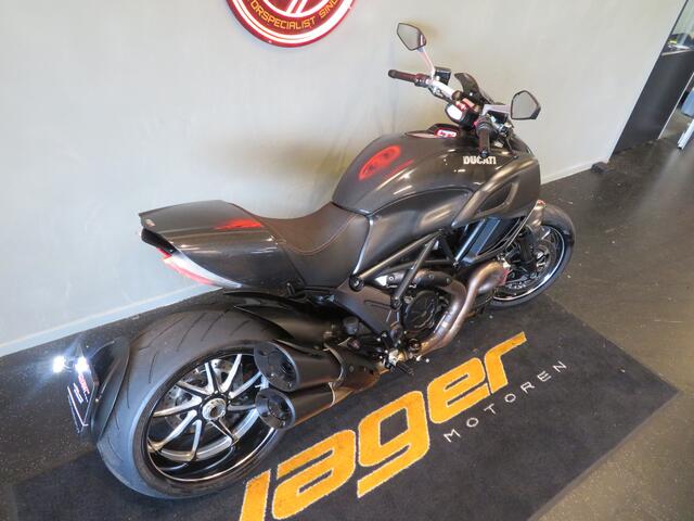 Ducati Diavel CARBON ZELDZAAM FRAAI