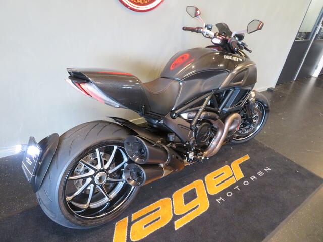 Ducati Diavel CARBON ZELDZAAM FRAAI