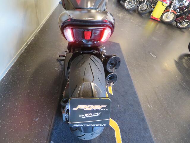 Ducati Diavel CARBON ZELDZAAM FRAAI