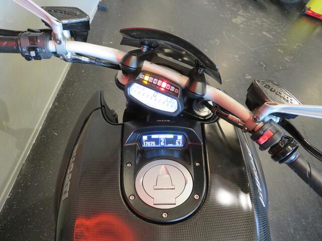 Ducati Diavel CARBON ZELDZAAM FRAAI