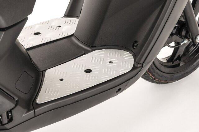 Peugeot Kisbee S Black Edition
